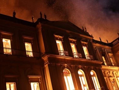 Βραζιλία: Πυρκαγιά τεραστίων διαστάσεων κατέστρεψε το Εθνικό Μουσείο στο Ρίο
